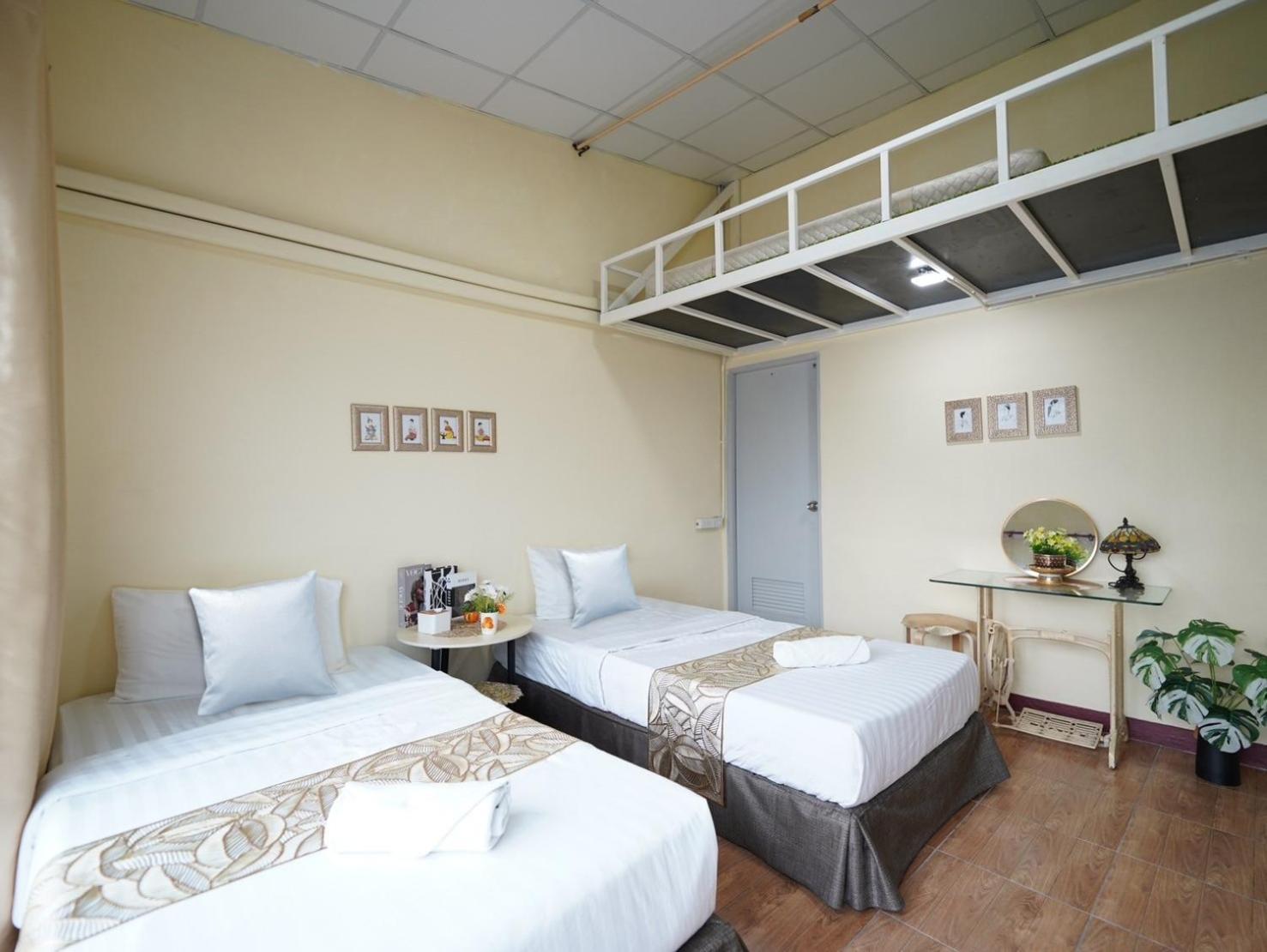 Ez Sleep @ Ratchada 19 Hostel Bangkok Exterior photo