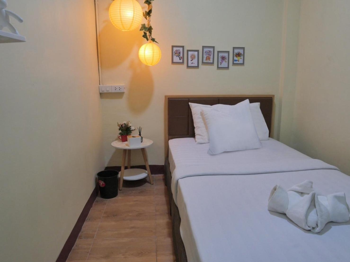 Ez Sleep @ Ratchada 19 Hostel Bangkok Exterior photo