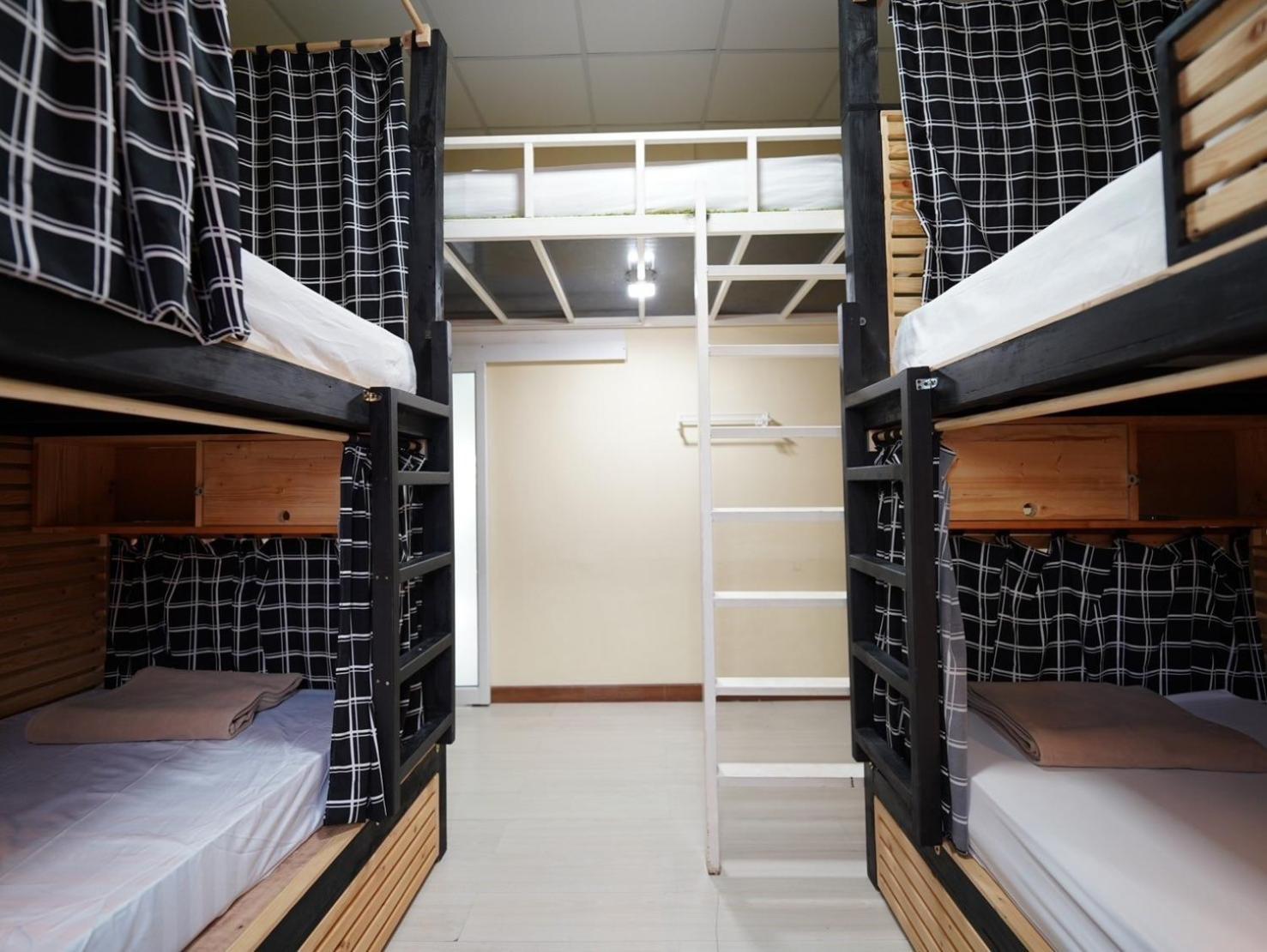 Ez Sleep @ Ratchada 19 Hostel Bangkok Exterior photo